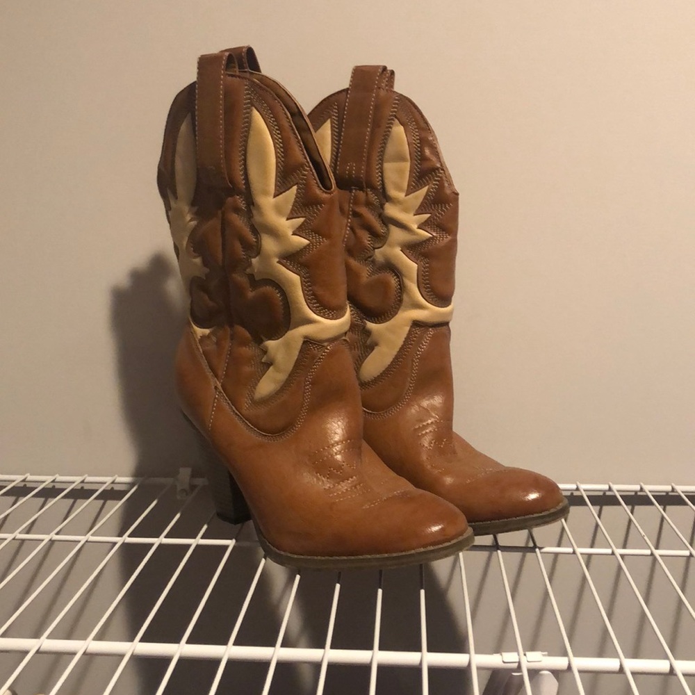 Cowgirl boots with heel